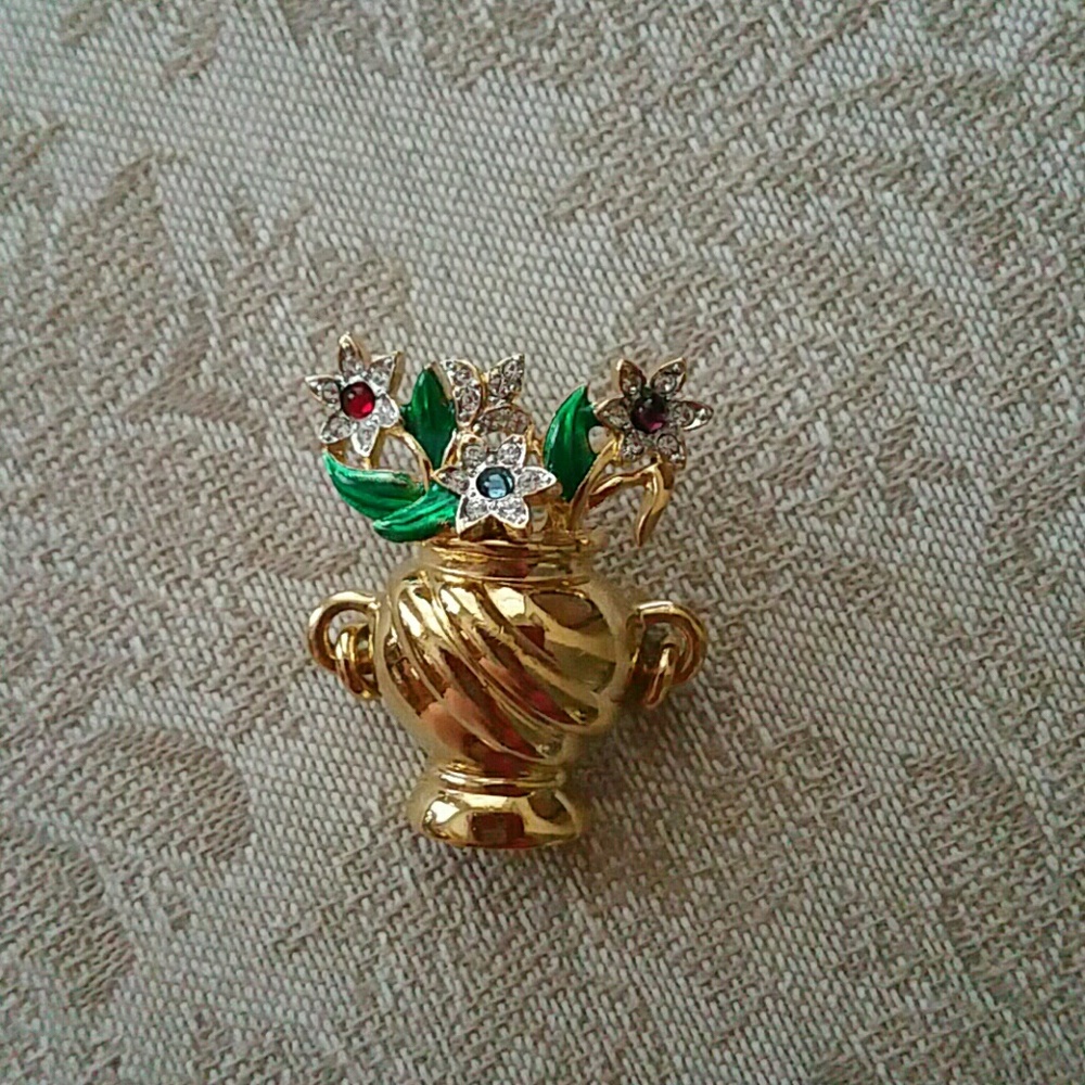 Flower bouquet  vintage  pin